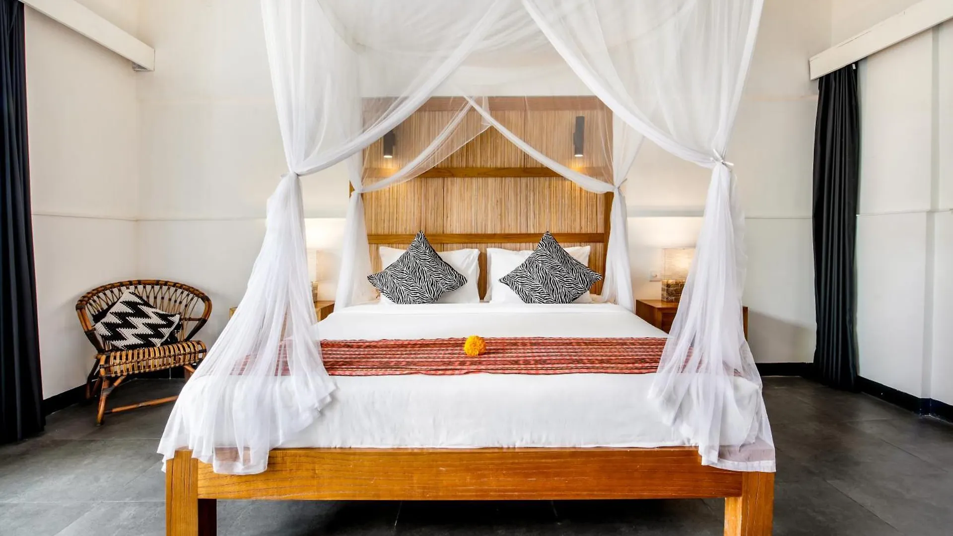Villa Zebra Walking Distance To Potato Head Seminyak