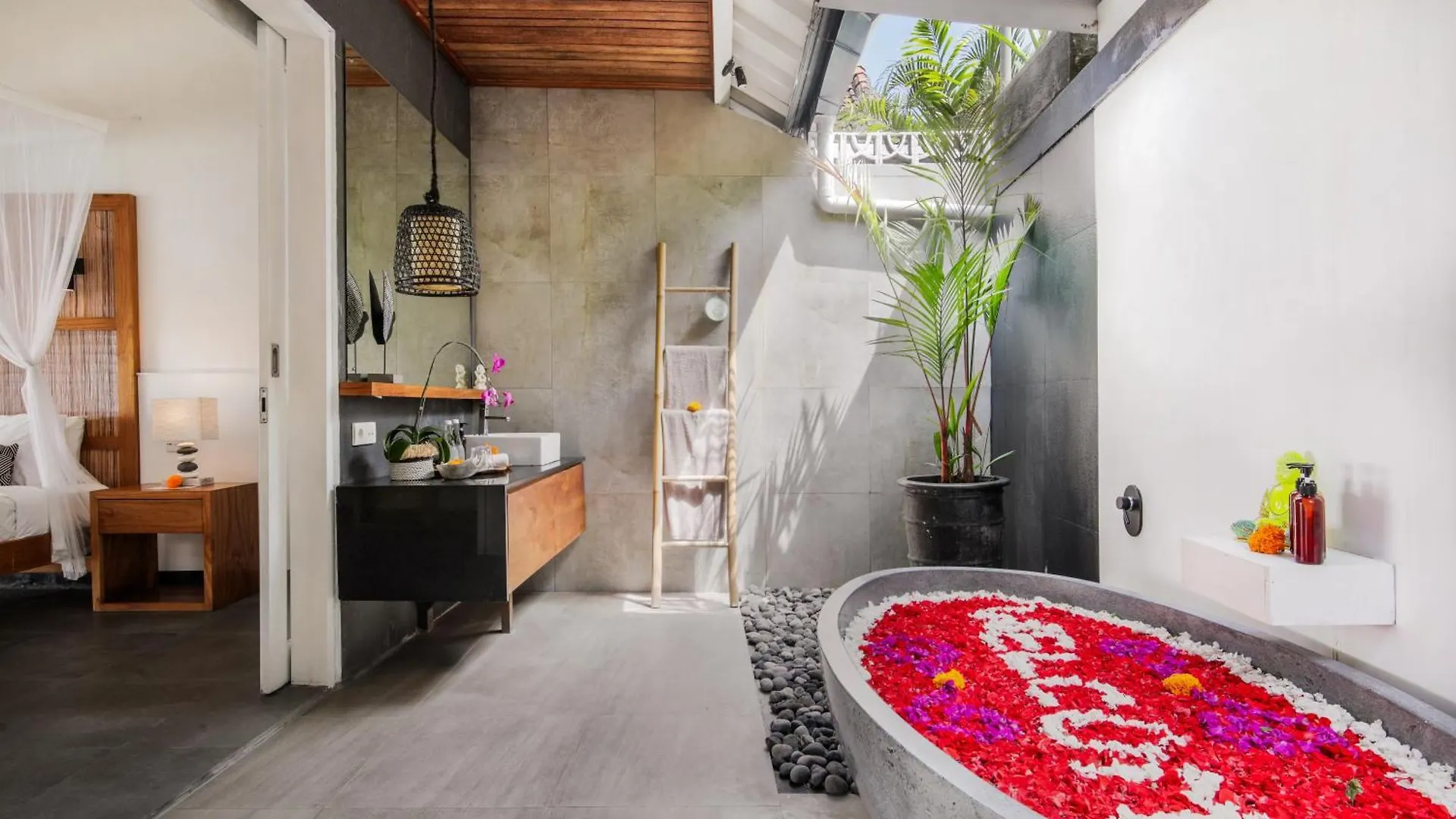 Villa Zebra Walking Distance To Potato Head Seminyak