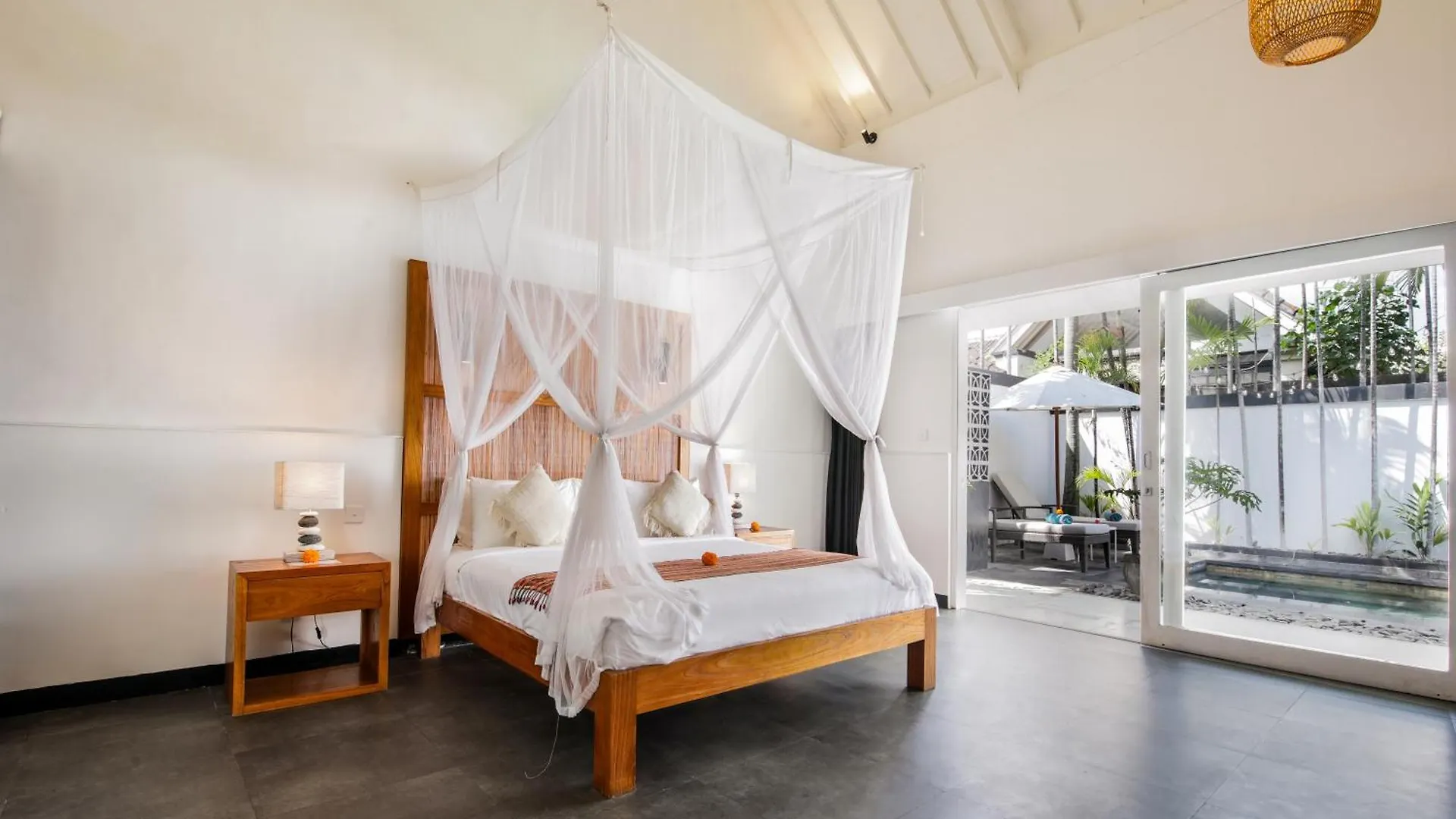 Villa Zebra Walking Distance To Potato Head Seminyak