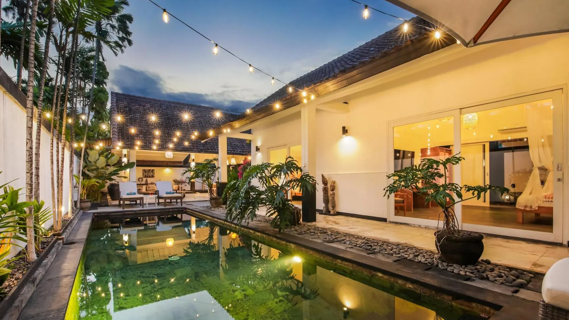 Villa Zebra Walking Distance To Potato Head Seminyak