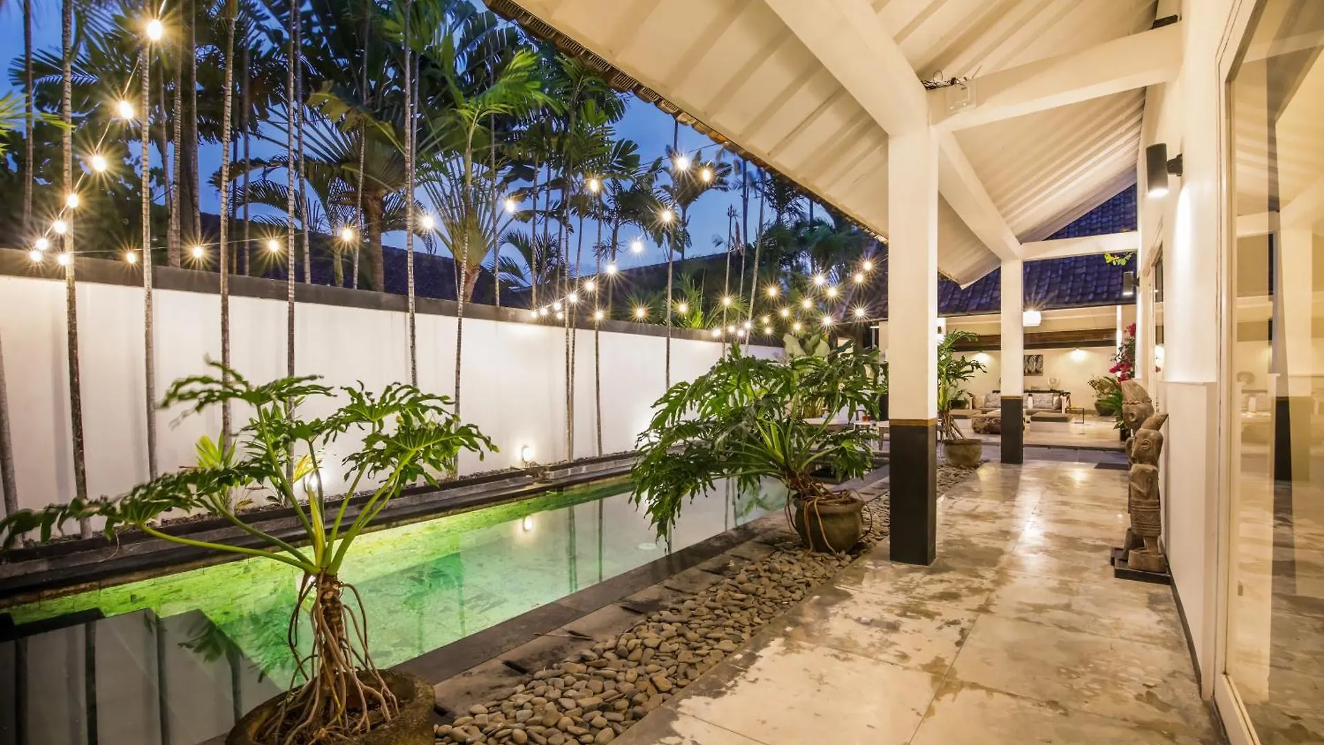 Villa Zebra Walking Distance To Potato Head Seminyak