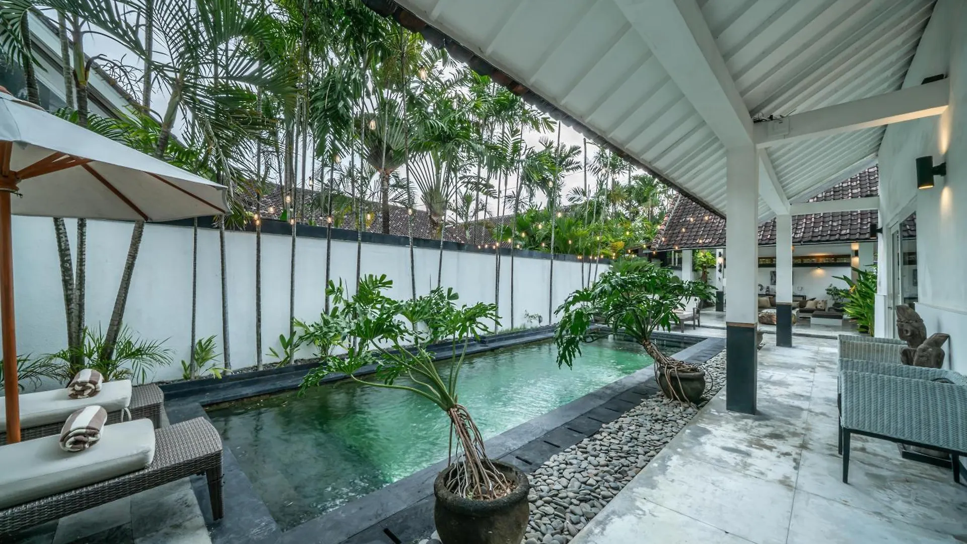 Villa Zebra Walking Distance To Potato Head Seminyak