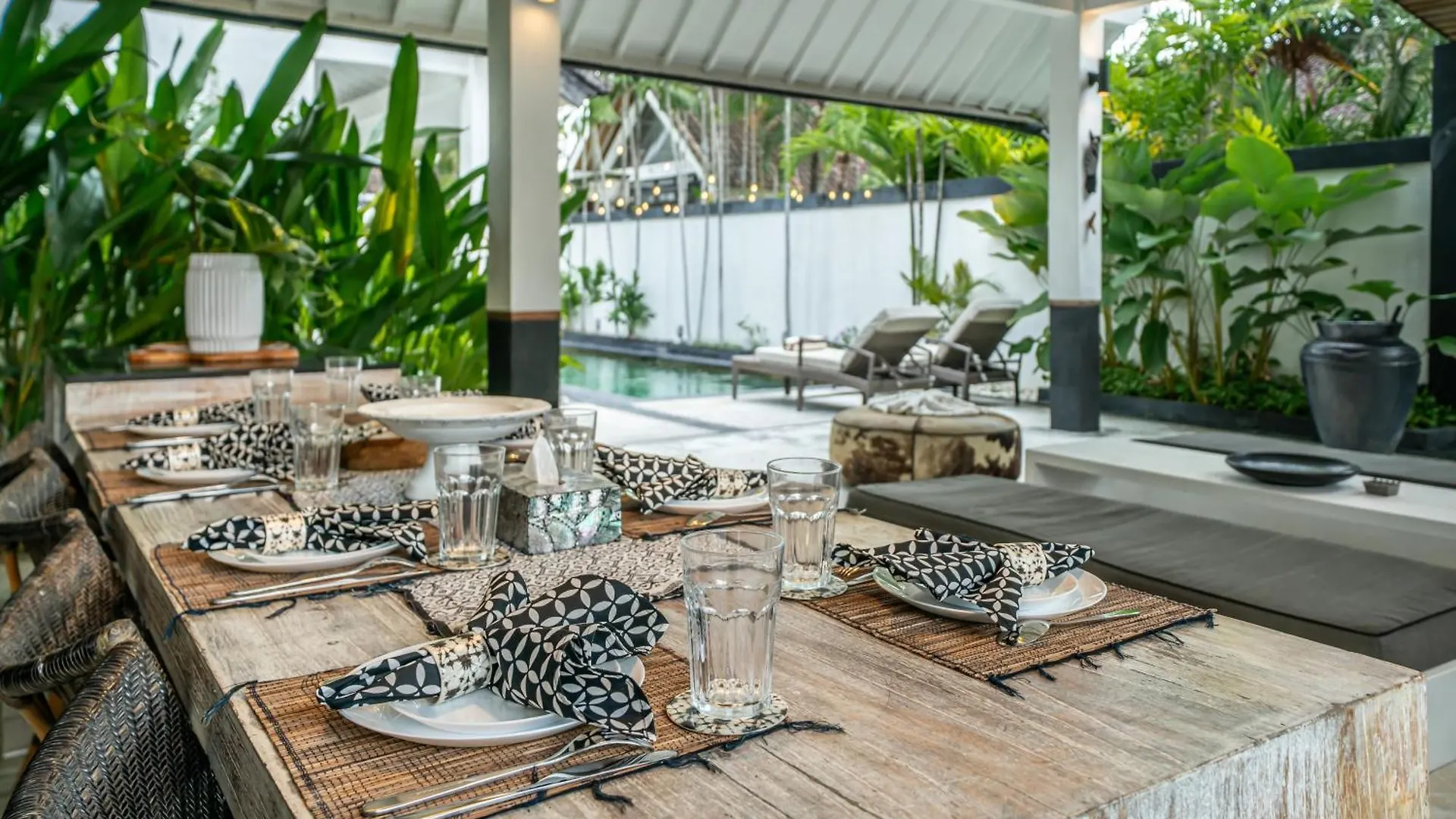Villa Zebra Walking Distance To Potato Head Seminyak Indonésie
